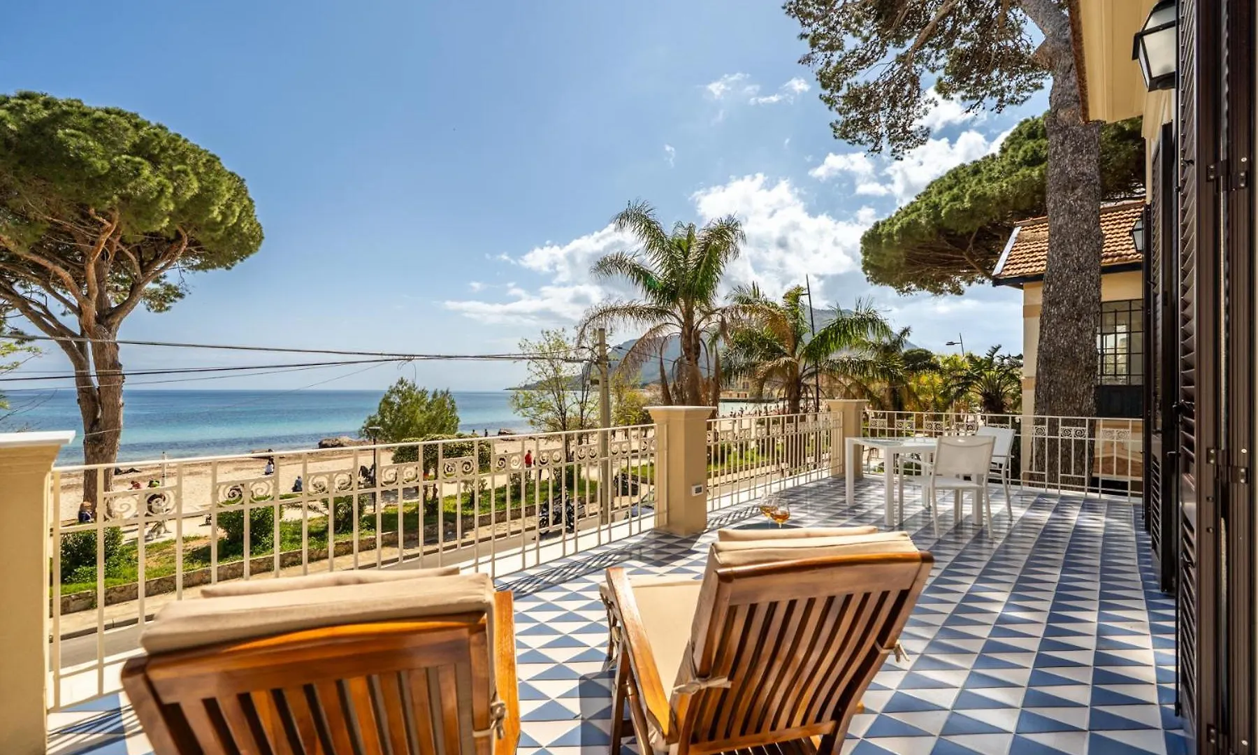 Villa Hercules Pool & Beach Palermo