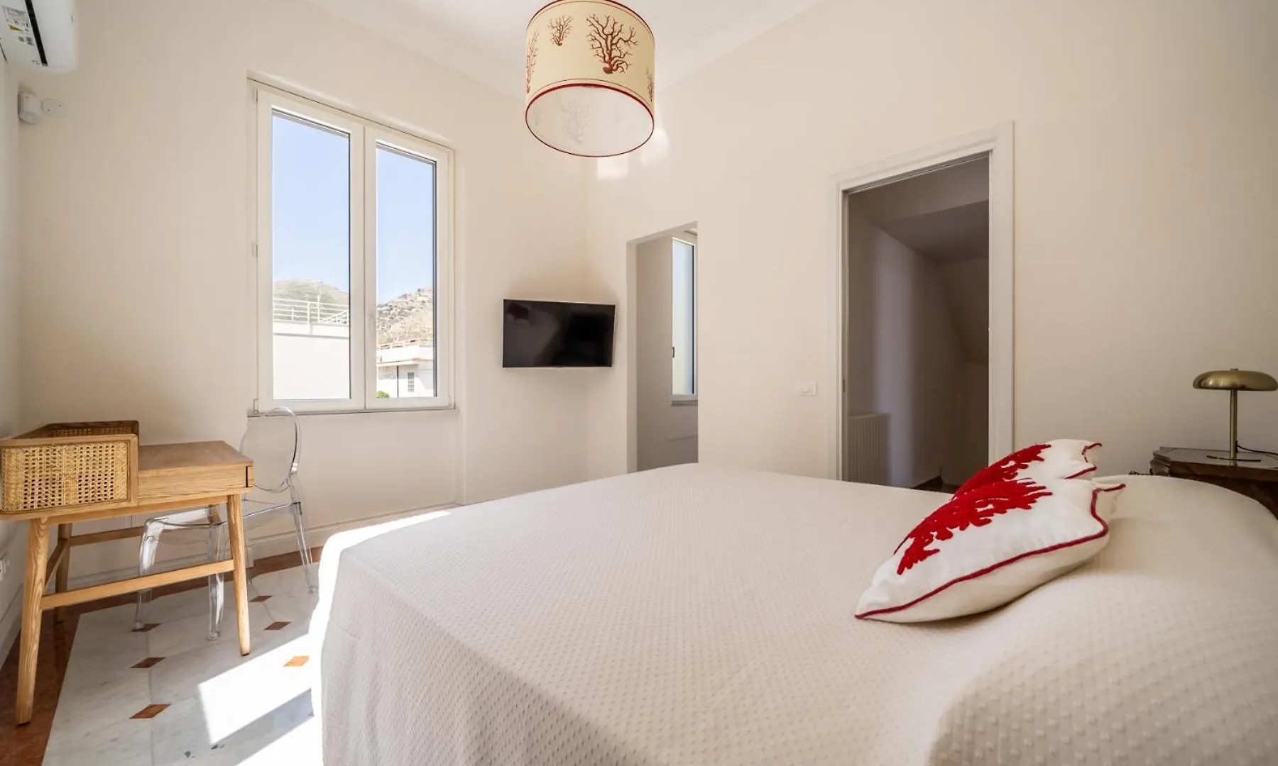 Villa Hercules Pool & Beach Palermo 0*,  Italy