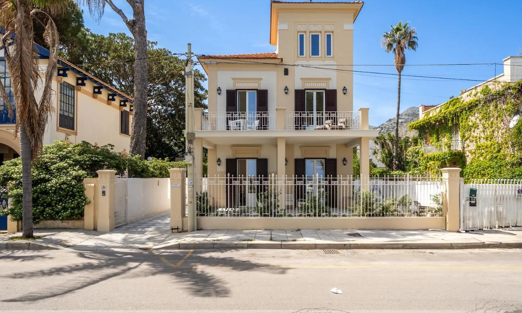 Villa Hercules Pool & Beach Palermo